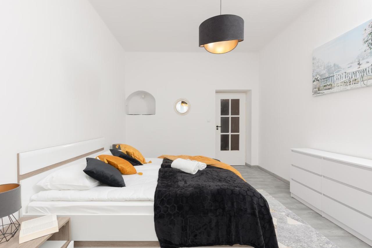 Metro Plac Wilsona Apartments Mickiewicza By Noclegi Renters Varšava Exteriér fotografie