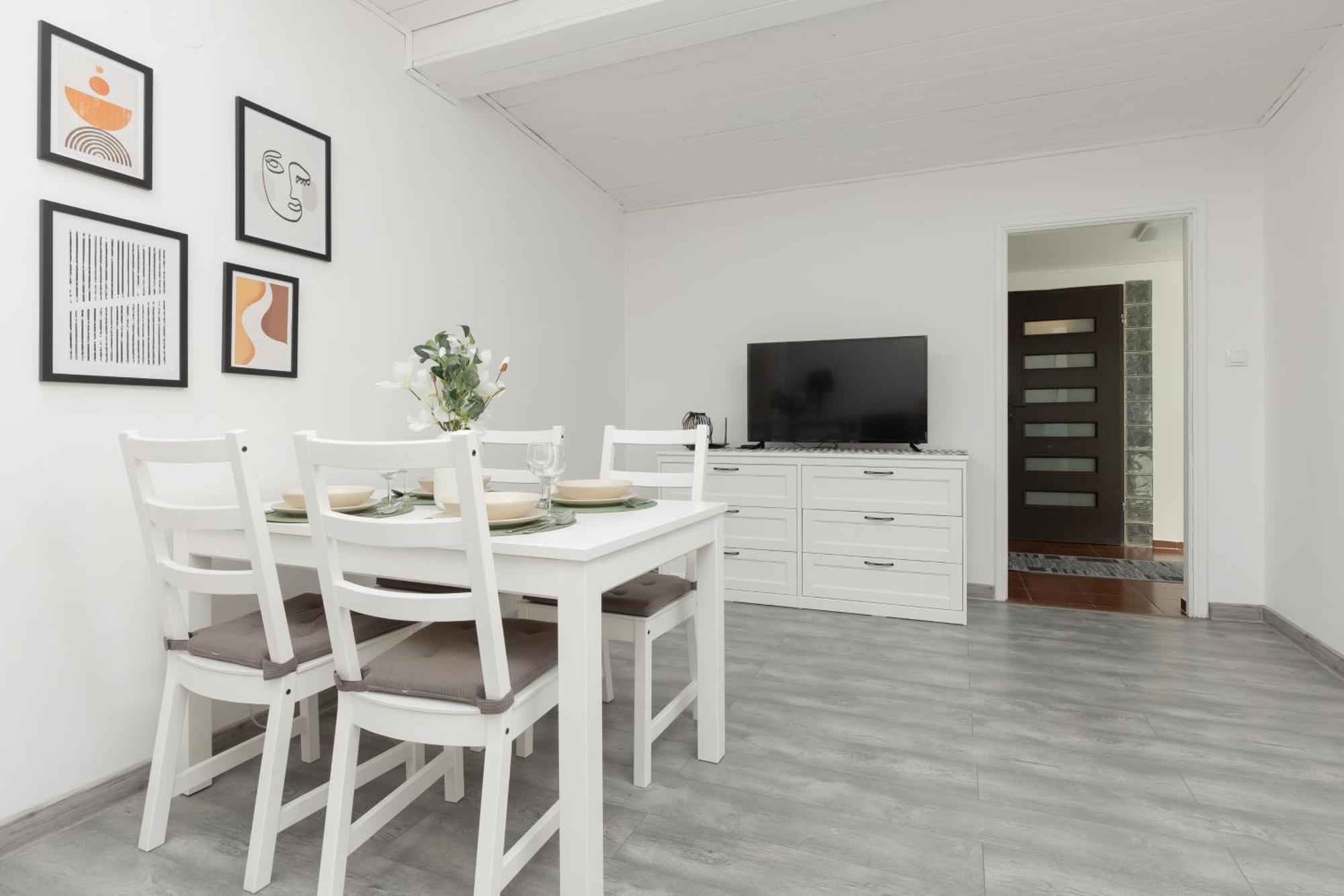 Metro Plac Wilsona Apartments Mickiewicza By Noclegi Renters Varšava Exteriér fotografie