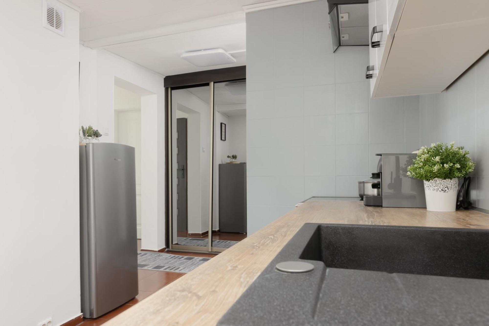 Metro Plac Wilsona Apartments Mickiewicza By Noclegi Renters Varšava Exteriér fotografie